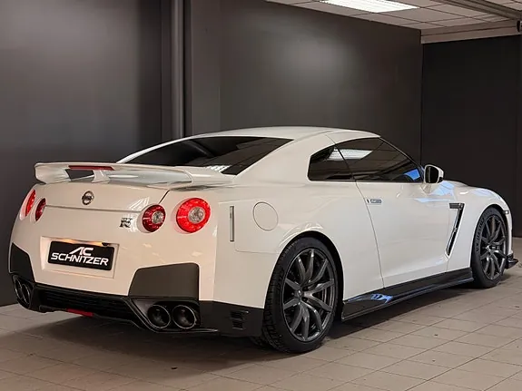 Nissan Gt-R 2012 photo 2
