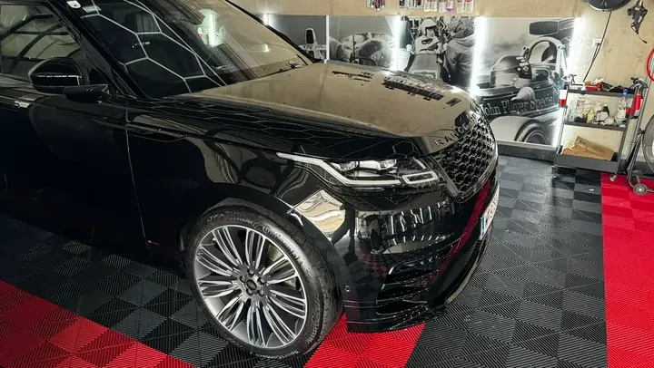 Land Rover Range Rover Velar 2019 photo 3