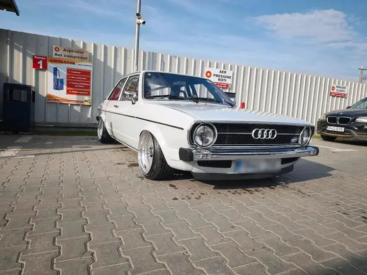 Audi 80