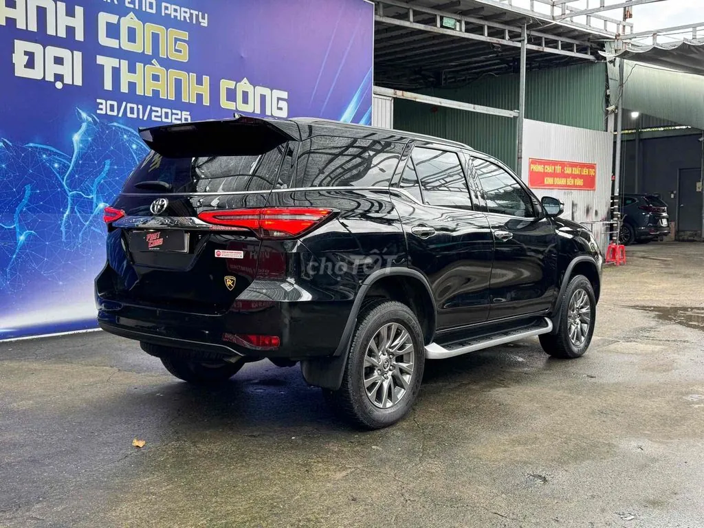 Toyota Fortuner 2022 photo 3