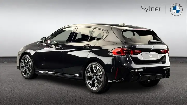 BMW 1 Series 2026 photo 2