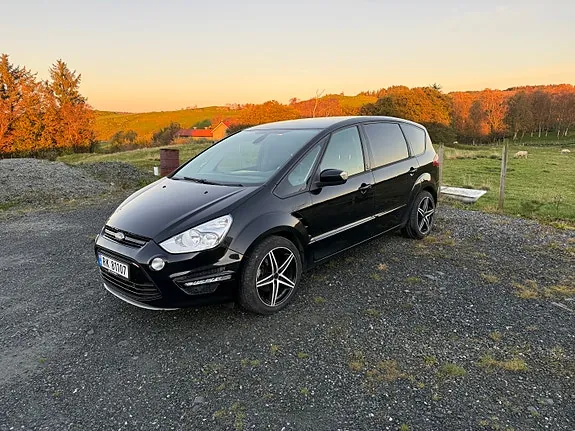 Ford S-Max 2012 photo 2