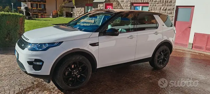 Land Rover Discovery Sport 2016 photo 2