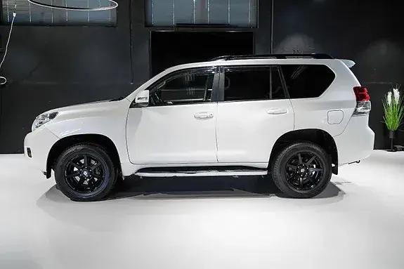 Toyota Land Cruiser 2010 photo 3