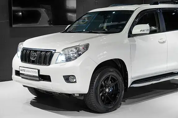 Toyota Land Cruiser 2010 photo 2