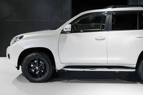 Toyota Land Cruiser 2010 photo 4