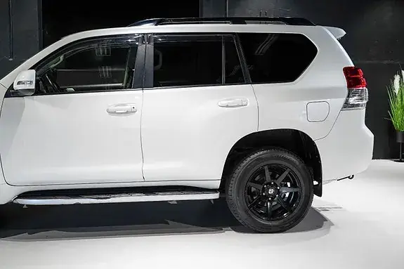 Toyota Land Cruiser 2010 photo 5