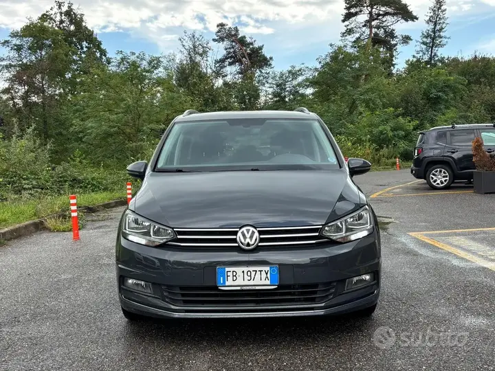 Volkswagen Touran 2016 photo 2