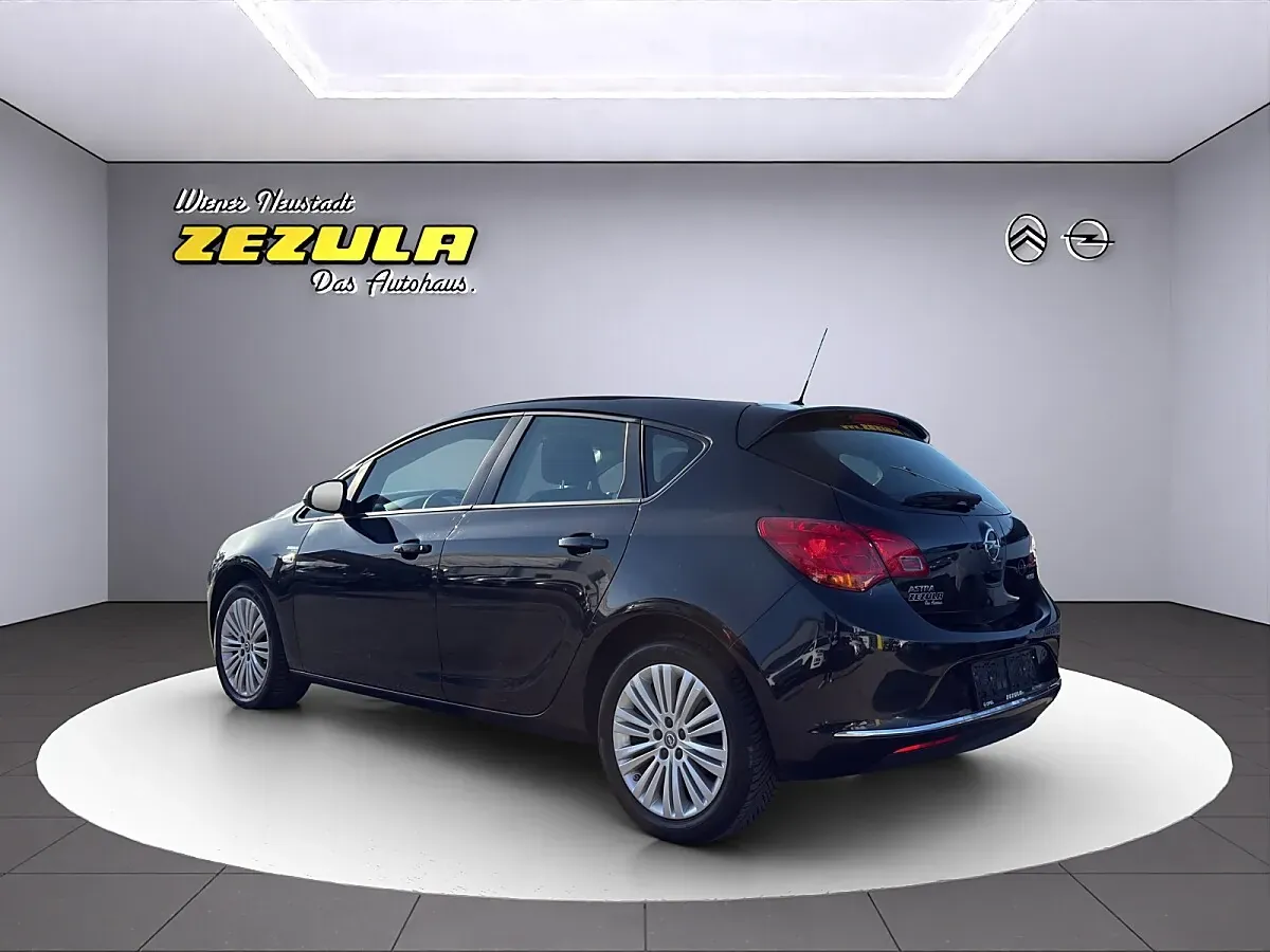 Opel Astra 2014 photo 3