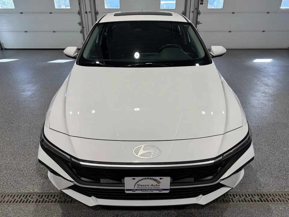 Hyundai Elantra 2025 photo 3