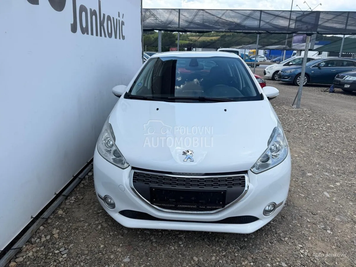 Peugeot 208 2013 photo 5