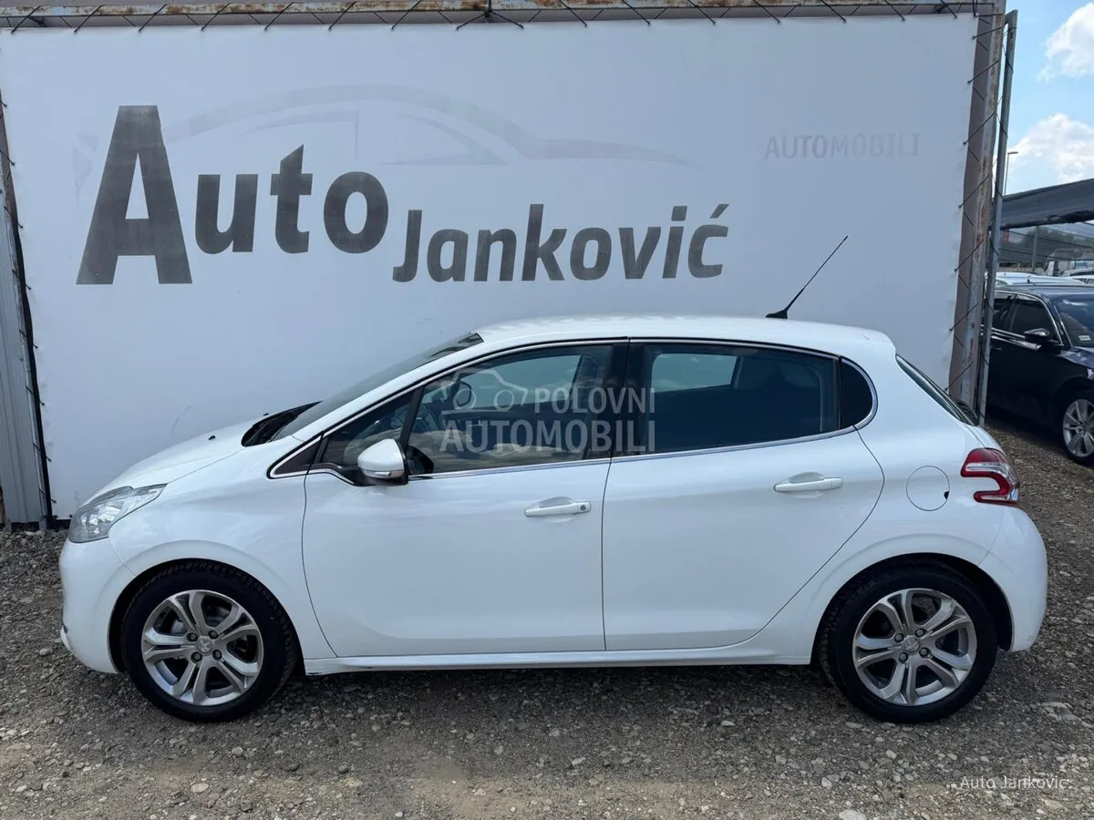 Peugeot 208