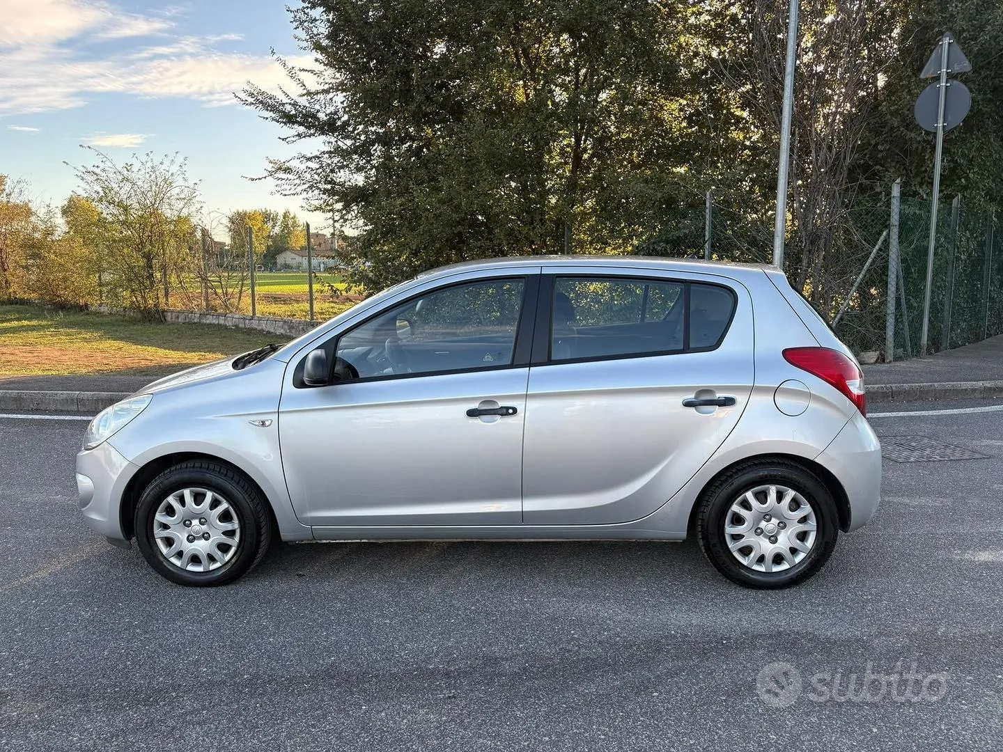 Hyundai I20 2009 photo 2