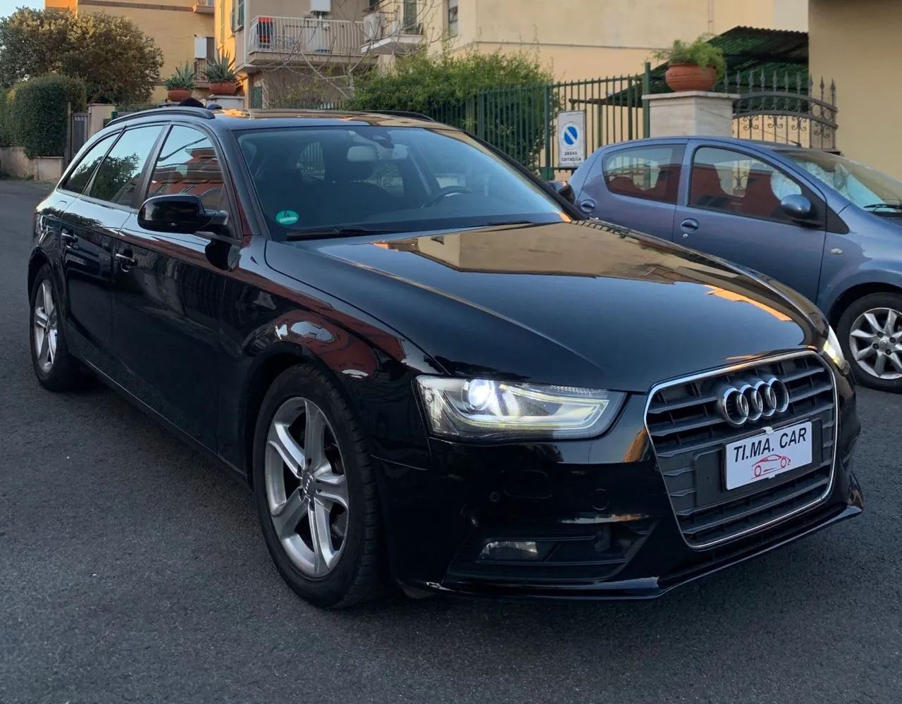 Audi A4 2014 photo 2