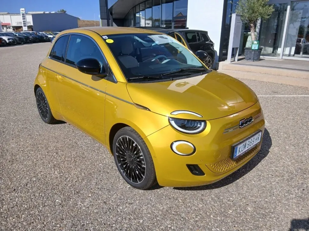 Fiat 500E