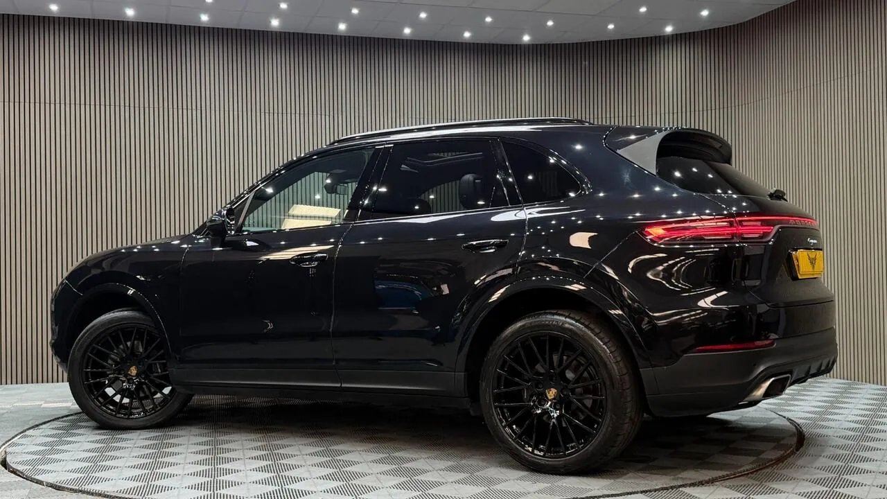 Porsche Cayenne 2018 photo 2