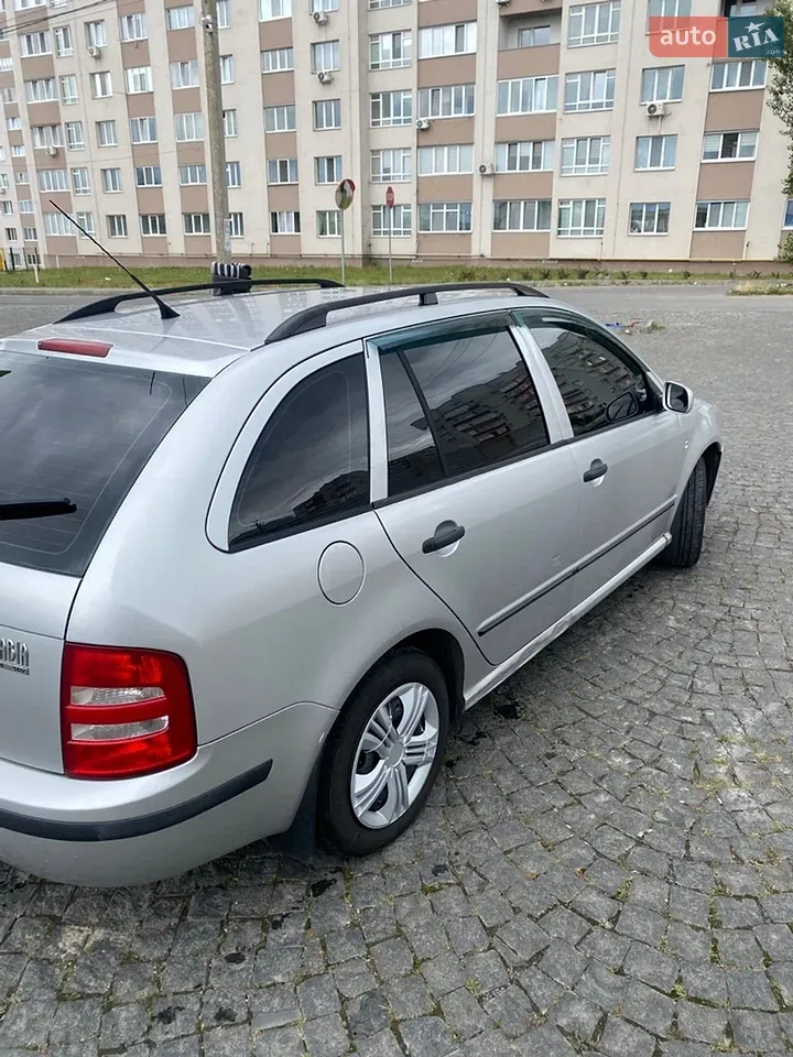 Skoda Fabia 2004 photo 4