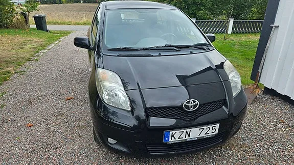 Toyota Yaris 2010 photo 2