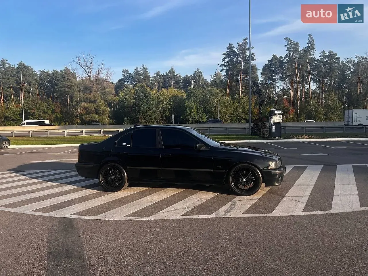 BMW 5 Series 1998 photo 2