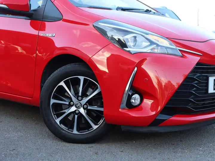 Toyota Yaris 2019 photo 2