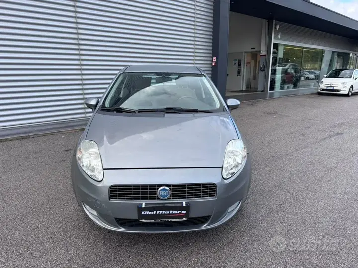 Fiat Grande Punto 2007 photo 2