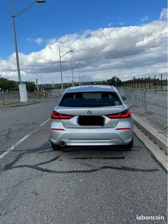 BMW 1 Series 2019 photo 2