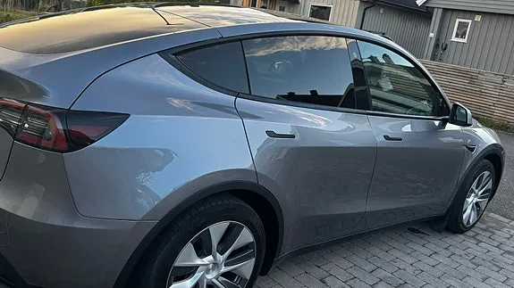 Tesla Model Y 2024 photo 3