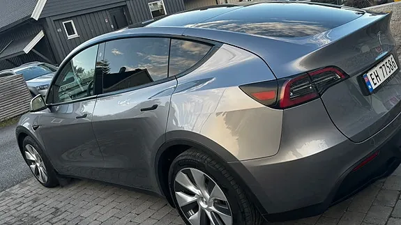 Tesla Model Y 2024 photo 4