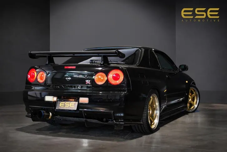 Nissan Skyline 1999 photo 3