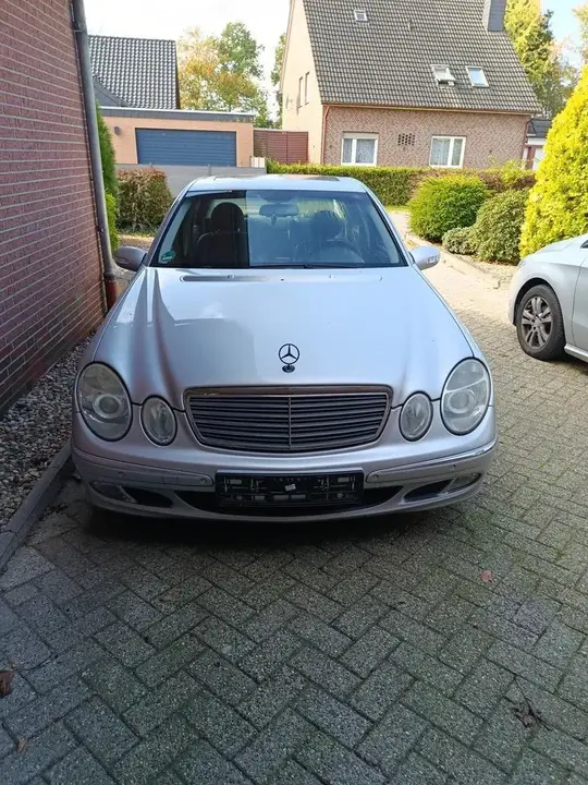 Mercedes-Benz E 320