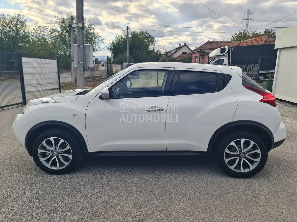 Nissan Juke 2013 photo 2