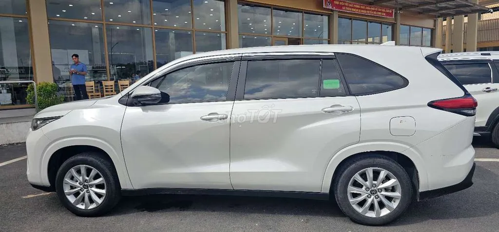 Toyota Innova Cross 2025 photo 4