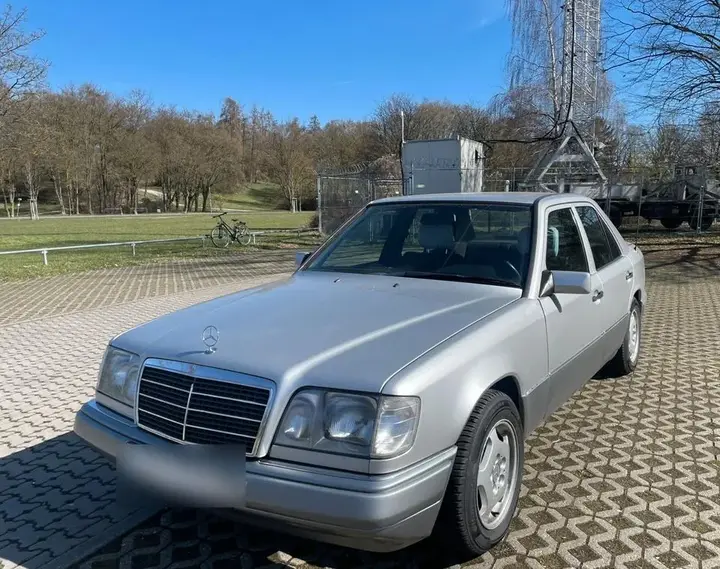 Mercedes-Benz E