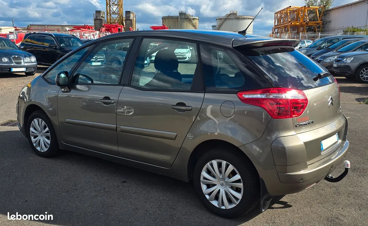 Citroen C4 Picasso 2010 photo 4