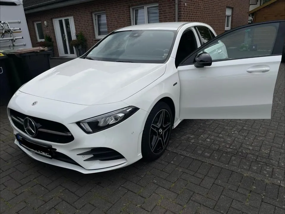 Mercedes-Benz A 250 E