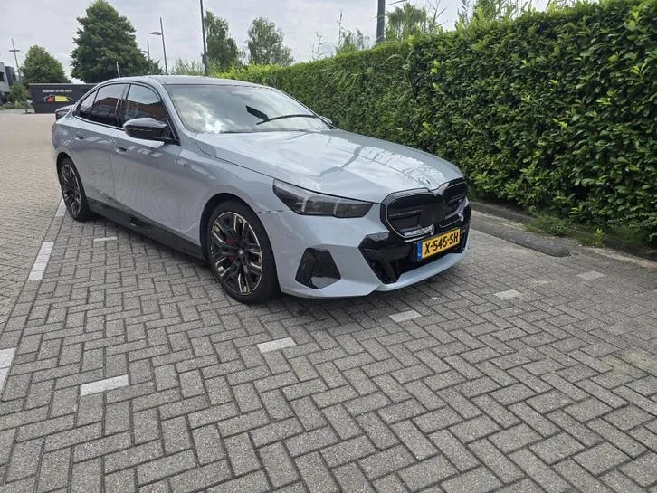 BMW I5