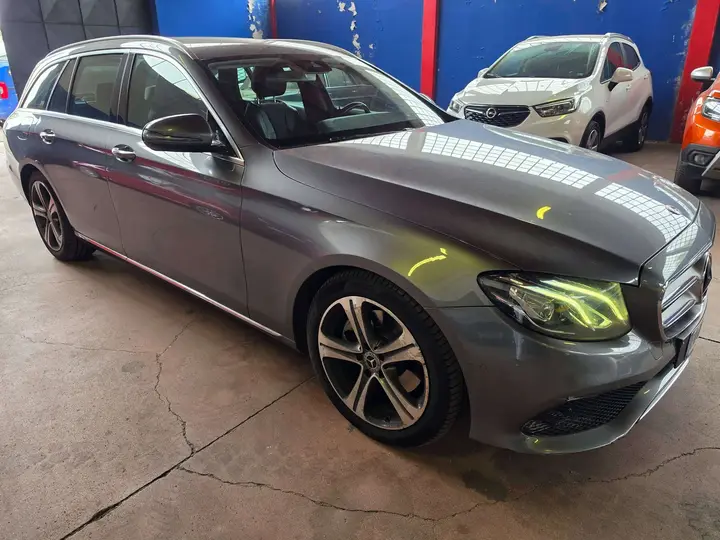 Mercedes-Benz E 220D