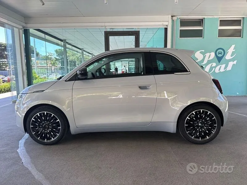 Fiat 500 Hybrid Icon 2026 photo 2