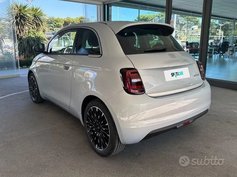 Fiat 500 Hybrid Icon 2026 photo 3
