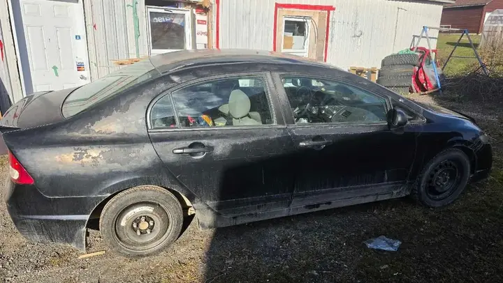 Honda Civic 2005 photo 2