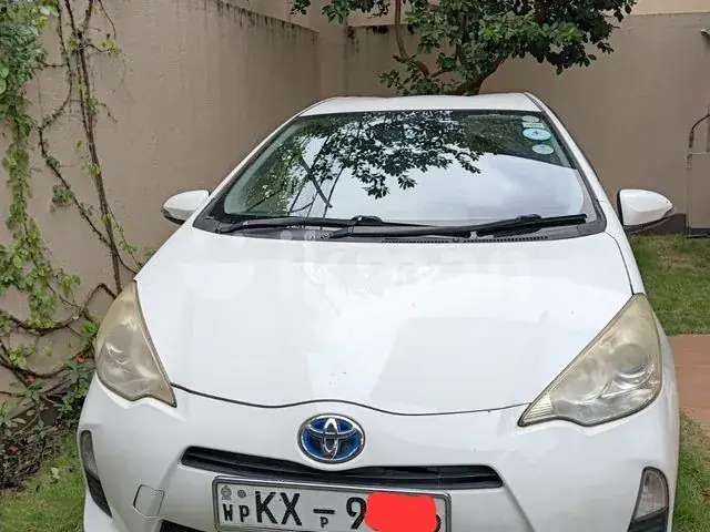 Toyota Aqua 2013 photo 3