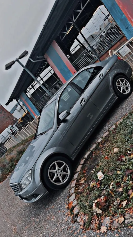 Mercedes-Benz C220