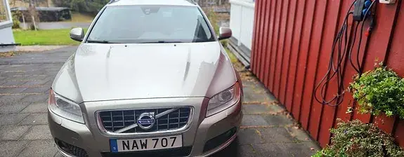Volvo V70 2012 photo 3