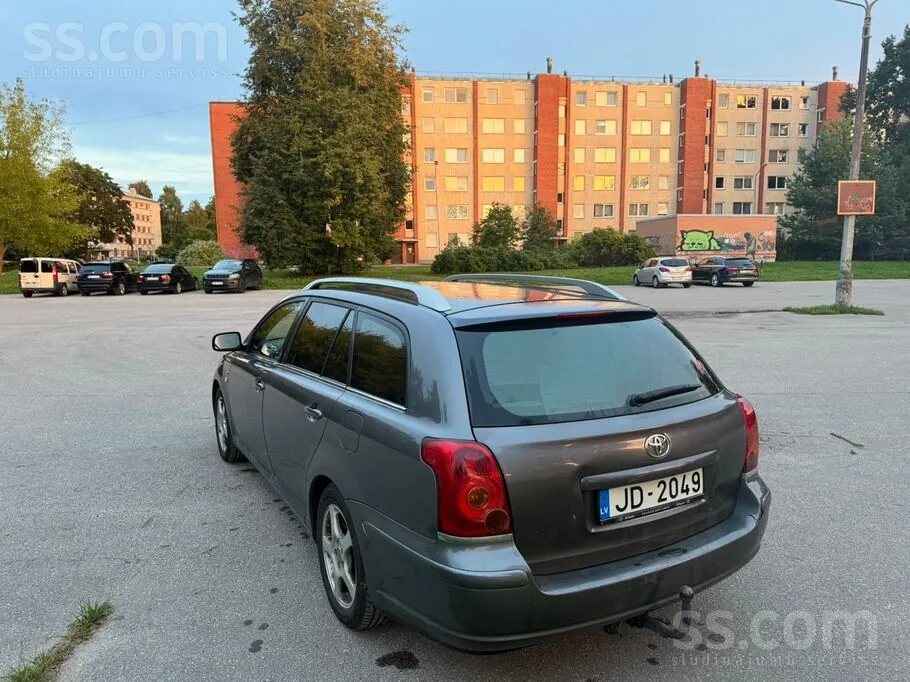 Toyota Avensis 2005 photo 4