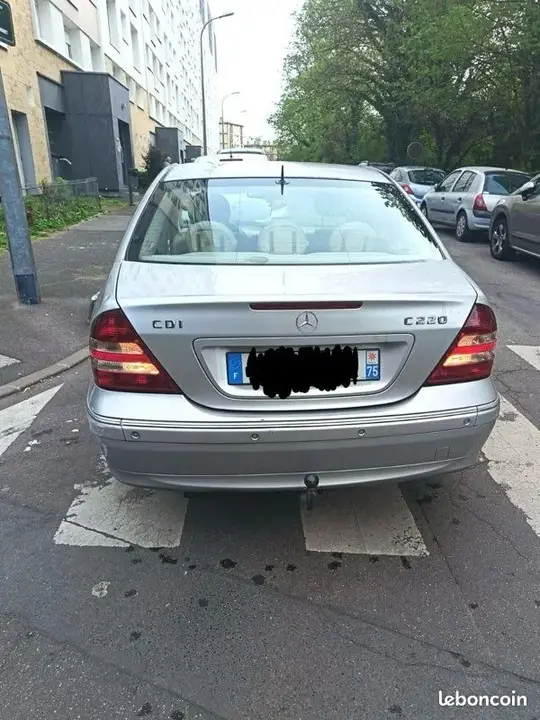 Mercedes-Benz C-Class 2005 photo 2