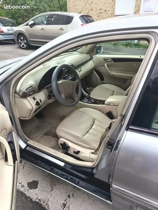 Mercedes-Benz C-Class 2005 photo 3
