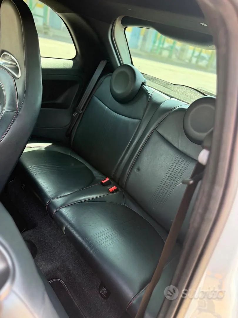 Abarth 500 2011 photo 2