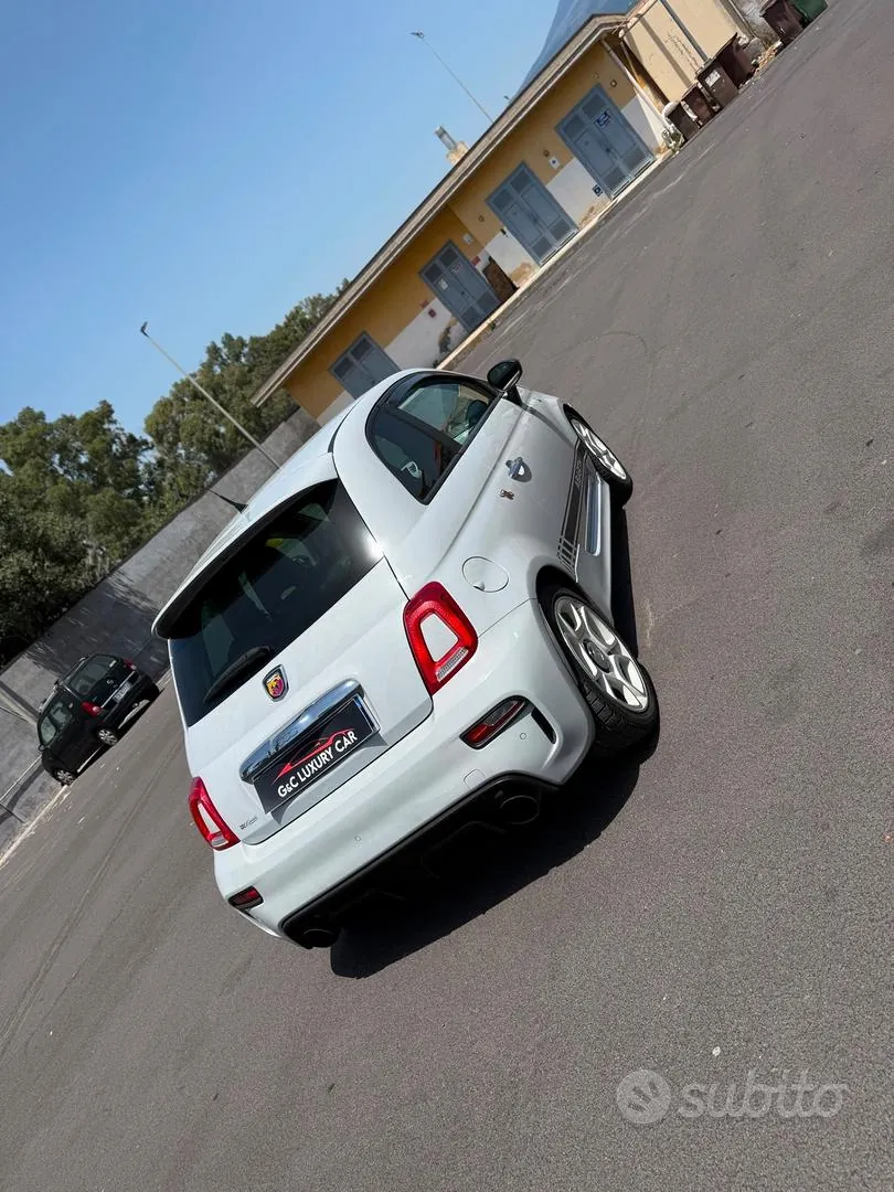 Abarth 500 2011 photo 3