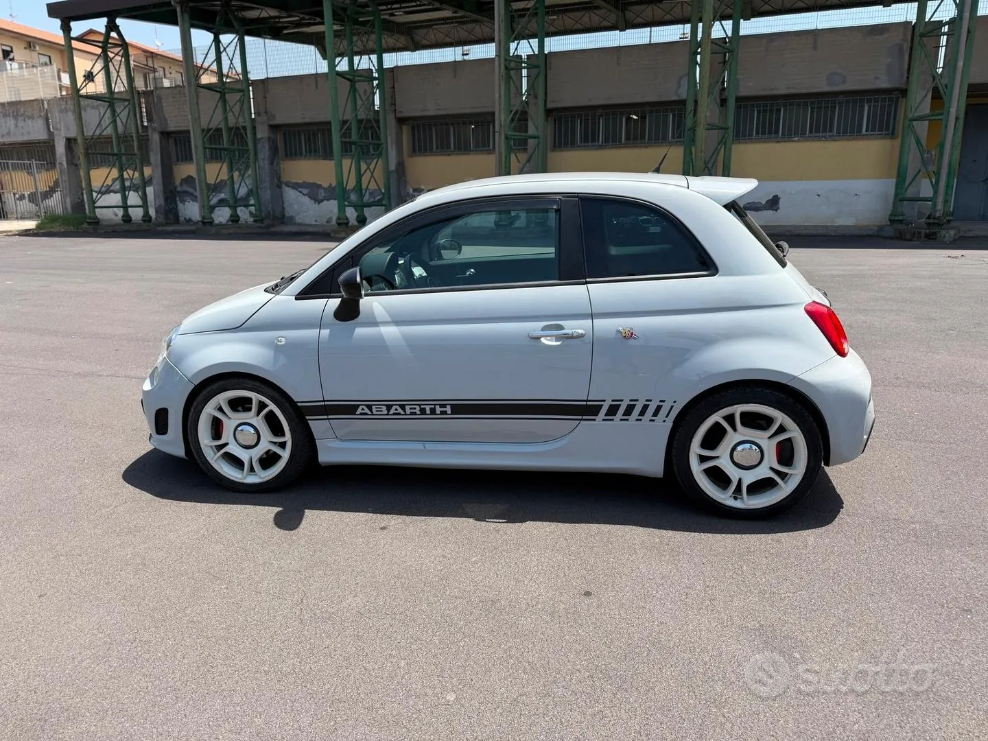 Abarth 500 2011 photo 4