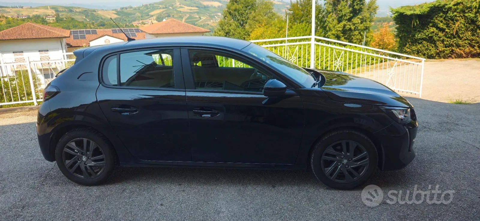 Peugeot 208 2022 photo 2